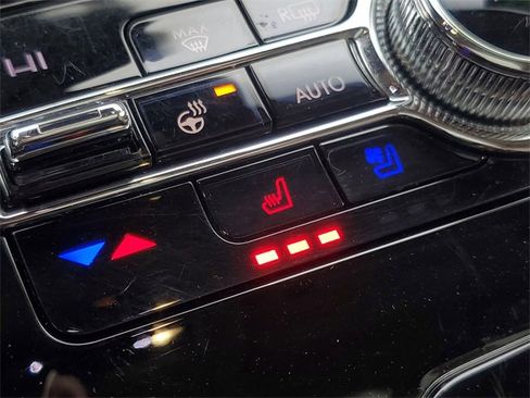 Used 2020 Lincoln Corsair AWD w/ Premium Package image 27