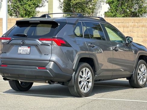 Used 2023 Toyota RAV4 XLE Premium FWD image 4