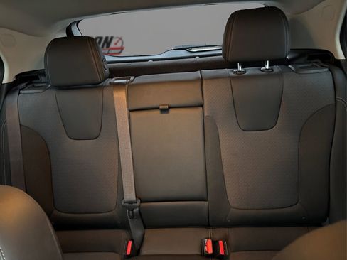 Used 2023 Buick Encore GX Select image 19