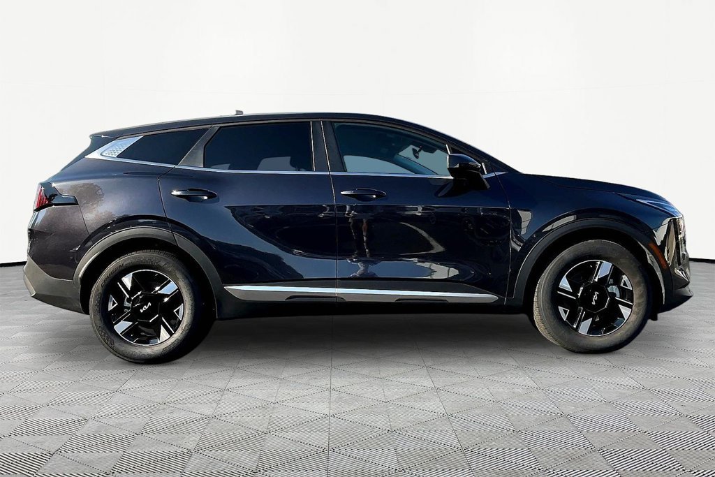 Used 2026 Kia Sportage LX FWD image 8