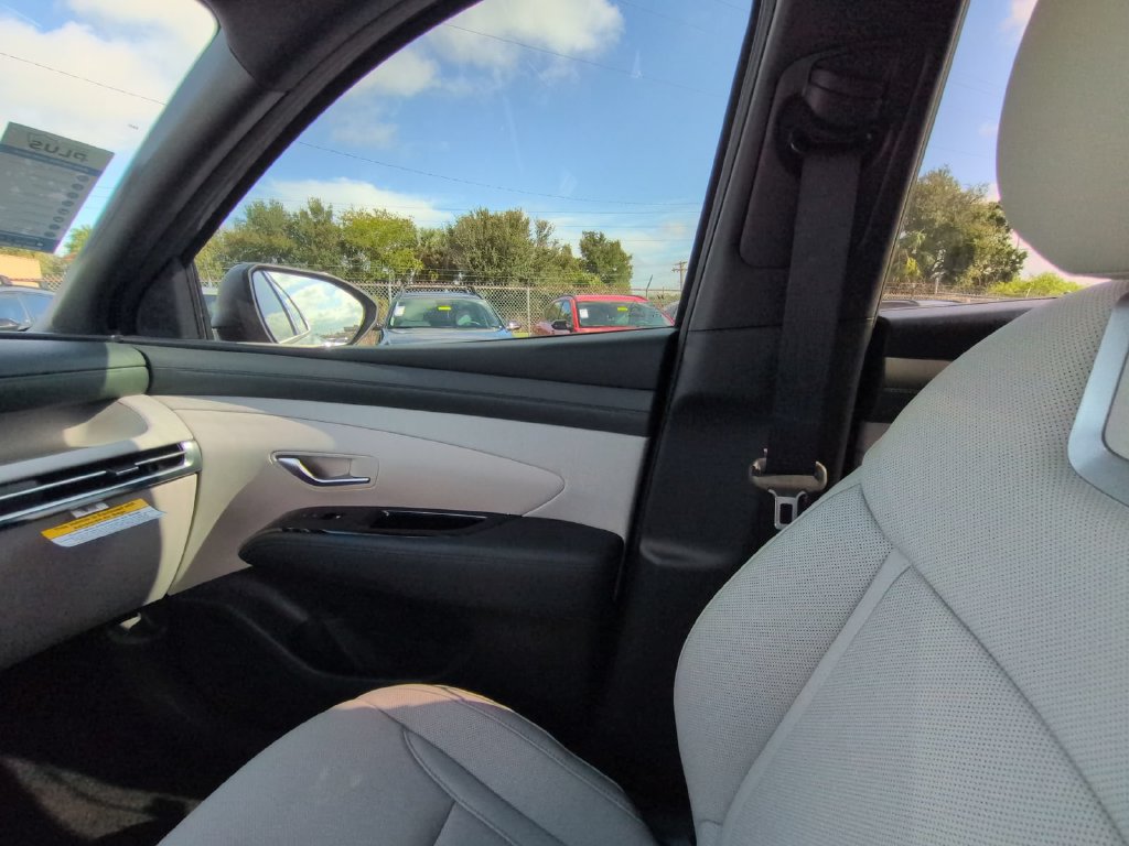 New 2026 Hyundai Tucson Limited FWD image 28