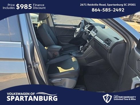 Used 2023 Volkswagen Tiguan SE image 9
