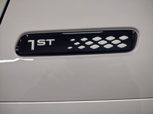 New 2025 Volkswagen ID. Buzz 1st Edition image 14