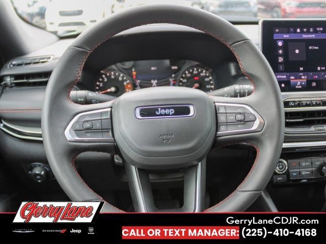 Used 2025 Jeep Compass Trailhawk AWD/4WD image 8