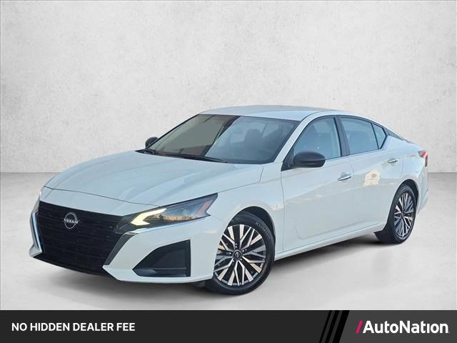 Used 2025 Nissan Altima 2.5 SV FWD image 1