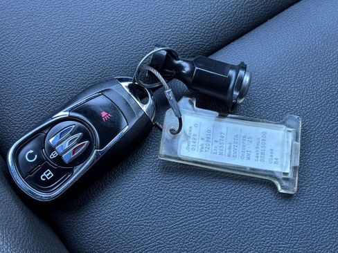 Used 2025 Buick Envista Sport Touring image 22