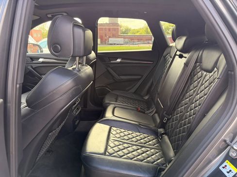 Used 2018 Audi SQ5 Premium Plus w/ S Sport Package AWD/4WD image 16
