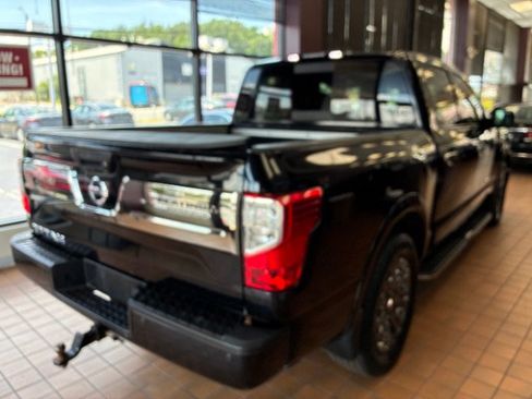 Used 2017 Nissan Titan Platinum Reserve RWD image 10