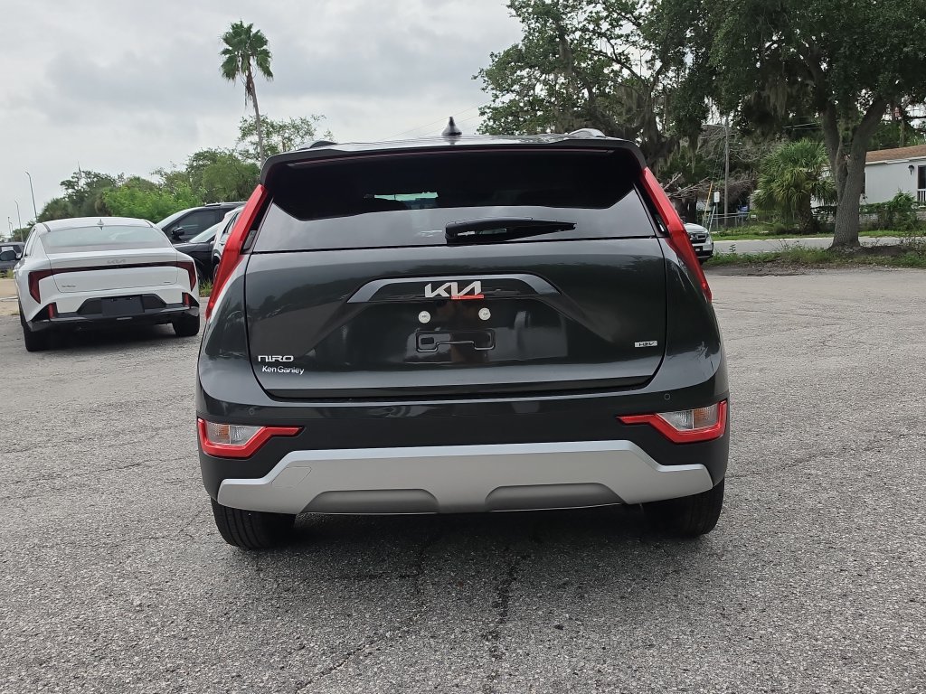 New 2026 Kia Niro EX FWD image 7