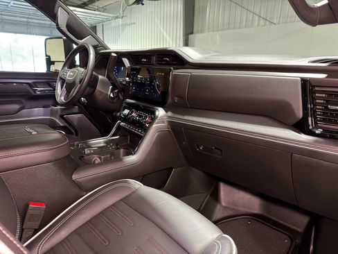 Used 2025 GMC Sierra 2500 AT4X AWD/4WD image 22