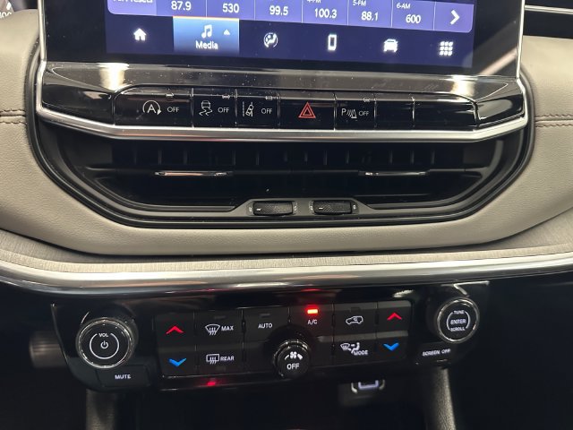 Used 2023 Jeep Compass Limited AWD/4WD image 27