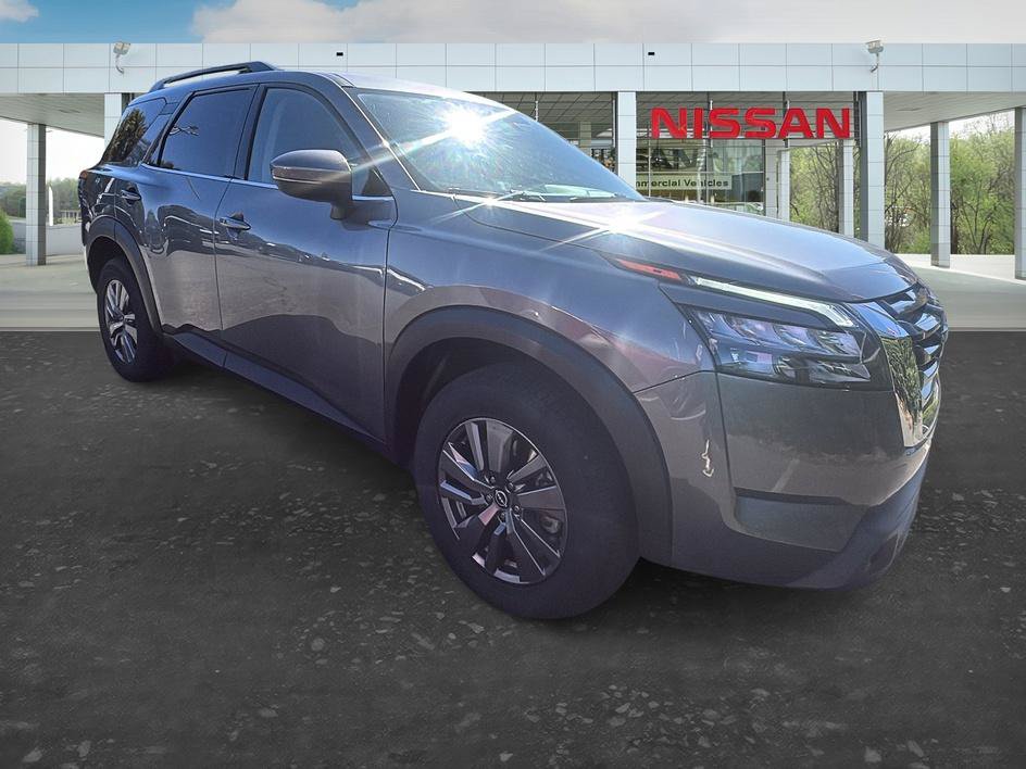 Certified 2025 Nissan Pathfinder SV FWD image 7