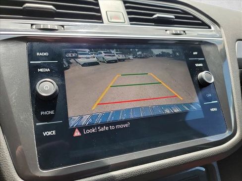 Used 2023 Volkswagen Tiguan SE FWD image 20