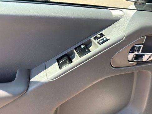 Used 2017 Nissan Frontier SV w/ SV Value Truck Package image 16