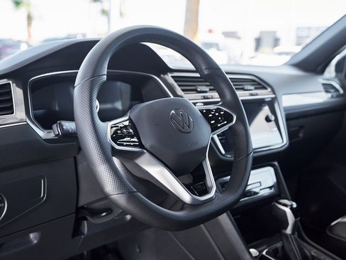 Used 2024 Volkswagen Tiguan SE R-Line image 22