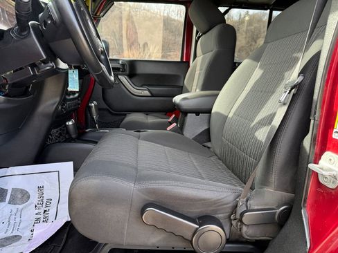 Used 2012 Jeep Wrangler Unlimited Sport image 20
