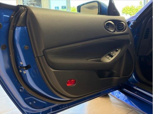 Used 2025 Nissan Z Sport w/ Floor Mat Package RWD image 10