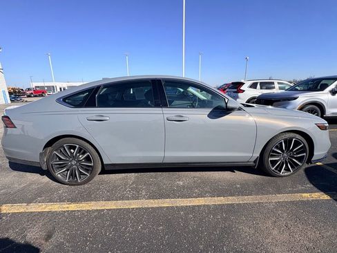 Used 2024 Honda Accord Touring image 4