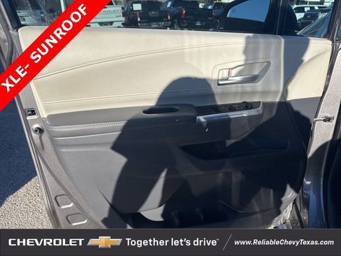 Used 2021 Toyota Sienna XLE image 20