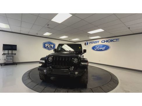 Used 2021 Jeep Gladiator Overland AWD/4WD image 5