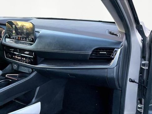 Used 2022 Nissan Rogue Platinum w/ Head-Up Display Package image 18