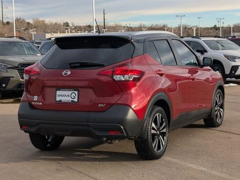 Used 2019 Nissan Kicks SV image 3