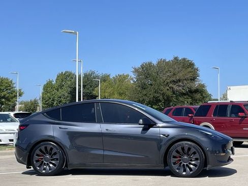 Used 2024 Tesla Model Y Performance AWD/4WD image 3