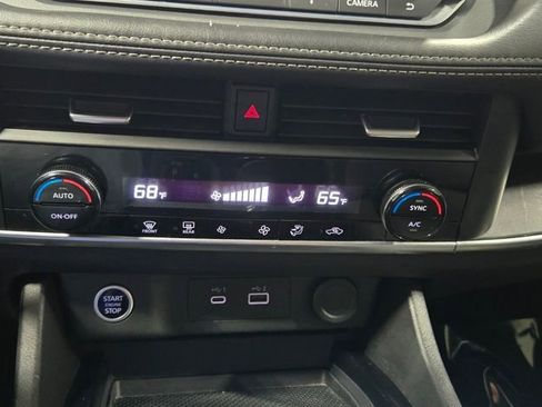 Used 2023 Nissan Rogue SV image 20