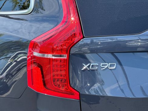 Certified 2025 Volvo XC90 T8 Plus w/ Protection Package Premier AWD/4WD image 27