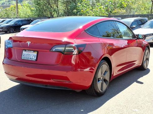 Used 2021 Tesla Model 3 Standard Range Plus image 5