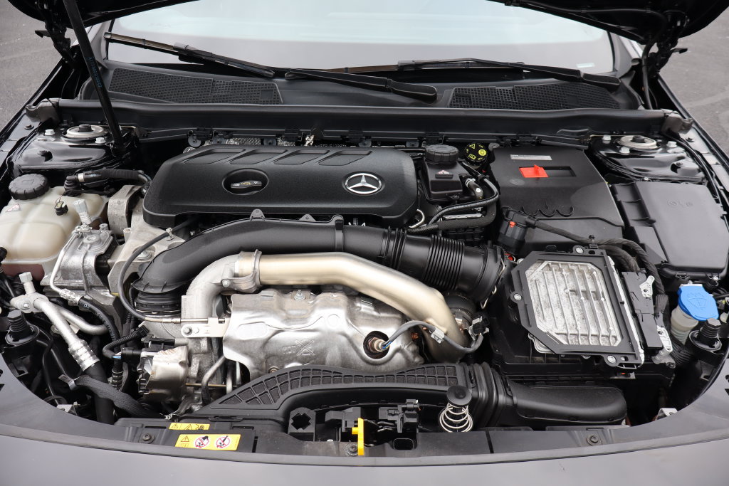 Used 2025 Mercedes-Benz CLA 250 4MATIC image 32