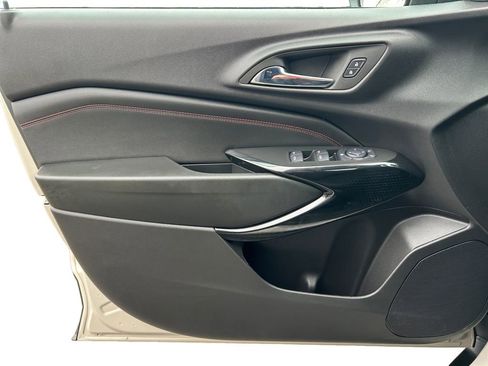 Used 2026 Chevrolet Trax RS w/ Sunroof Package image 9