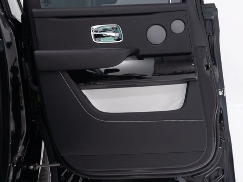 Certified 2022 Rolls-Royce Cullinan AWD/4WD image 22