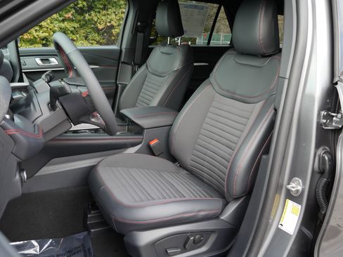 New 2026 Ford Explorer ST-Line w/ ST-Line Street Pack image 38