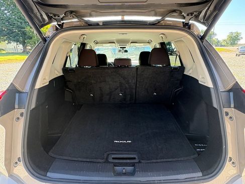 Used 2025 Nissan Rogue SV FWD image 16