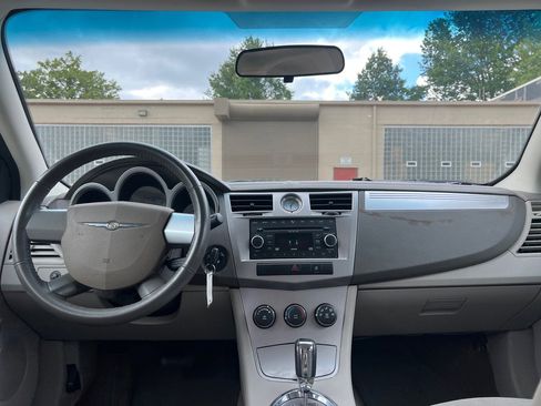 Used 2009 Chrysler Sebring Touring image 9