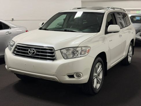 Used 2010 Toyota Highlander Limited image 3