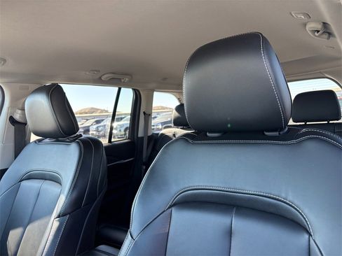 Used 2024 Jeep Grand Cherokee Limited image 12