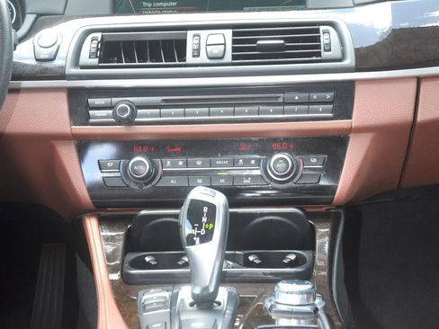 Used 2013 BMW 528i Sedan RWD image 18