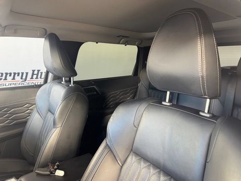 Used 2025 Mitsubishi Outlander SEL FWD image 10