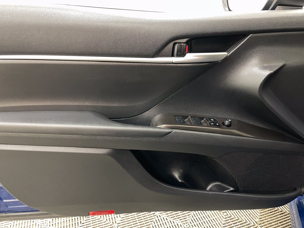 Used 2024 Toyota Camry SE FWD image 17