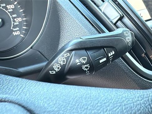 Certified 2018 Ford Escape SE w/ SE Sync 3 Package image 19