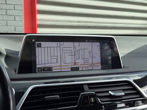 Used 2021 BMW 740i xDrive w/ M Sport Package image 22