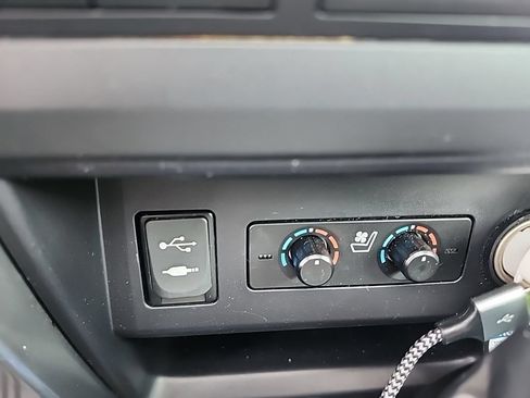 Used 2015 Toyota 4Runner Limited AWD/4WD image 6