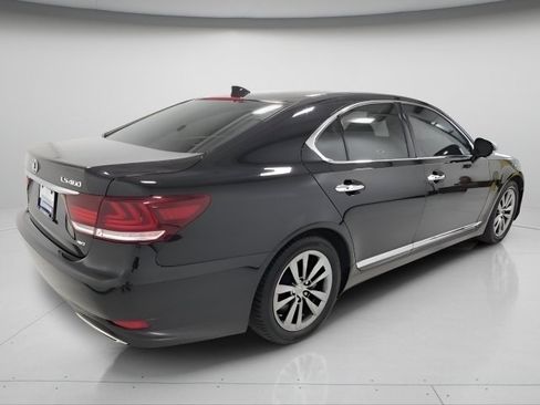 Used 2016 Lexus LS 460 AWD w/ Comfort Package image 6