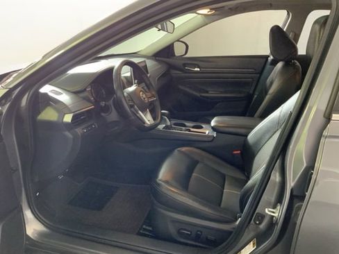 Used 2019 Nissan Altima 2.5 SR w/ SR Premium Package image 16