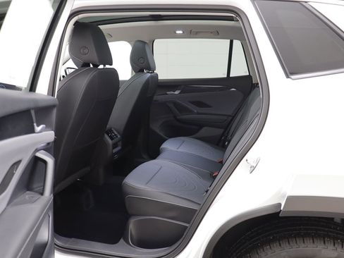 New 2026 Volkswagen Tiguan SE image 13