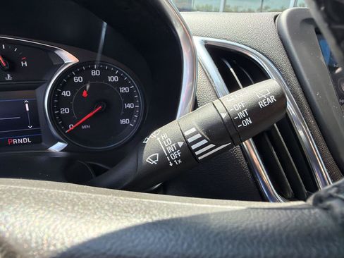 Used 2023 Chevrolet Equinox LT FWD image 19