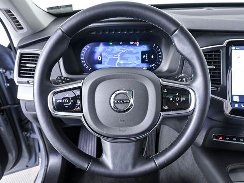 Certified 2025 Volvo XC90 B5 Core AWD/4WD image 10