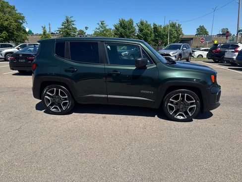 Used 2021 Jeep Renegade Sport FWD image 9